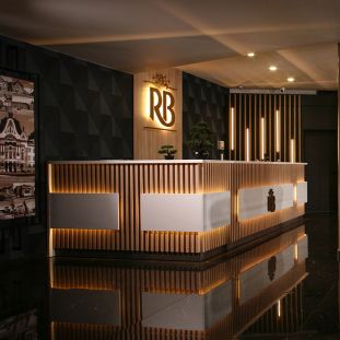 Amenajare receptie Hotel Reghina Blue