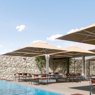K-Quattro Retractable Giant Umbrella