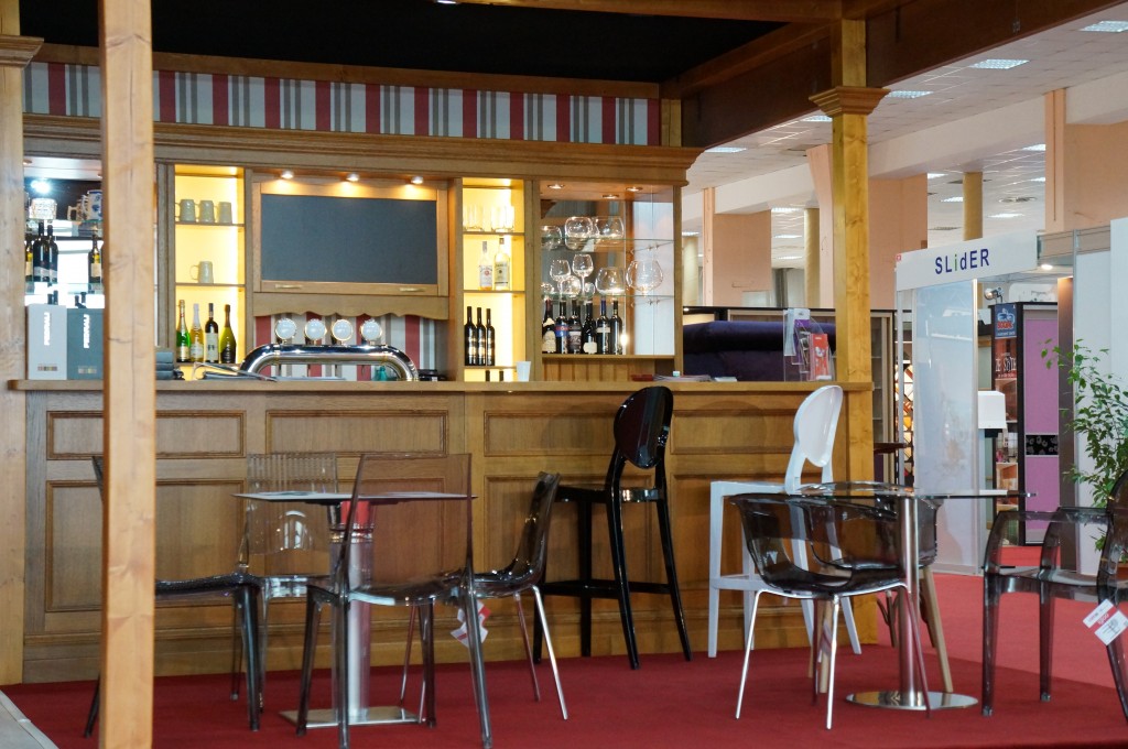 Foto la montaj standuri Bife 2013 (234)