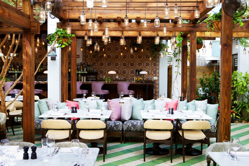 Idei amenajare terasă în HoReCa: cum să creezi un spațiu care vinde