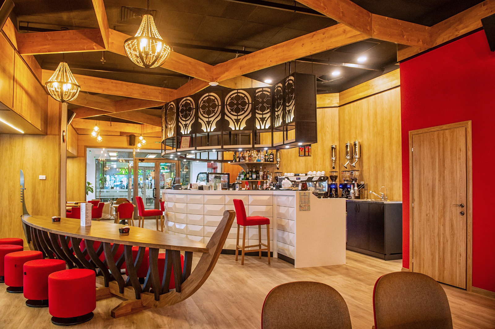 Emoțiile infinite ale amenajării unei cafenele: Caffe del Doge Timișoara