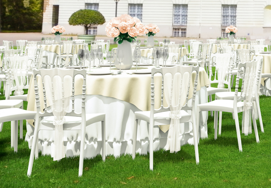 Mobilier de terasă pentru evenimente speciale: cum transformi spațiul exterior într-un loc memorabil