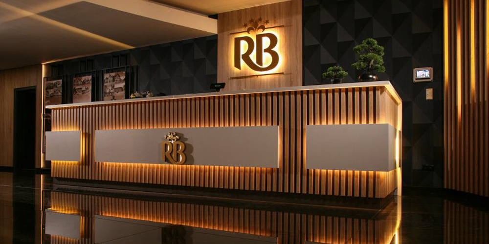 Recepții și baruri în industria HoReCa. Importanța designului și a producției mobilierului