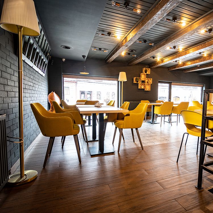 Maia Bistro Reghin – Povestea unui local care sparge tipare | Trend Furniture