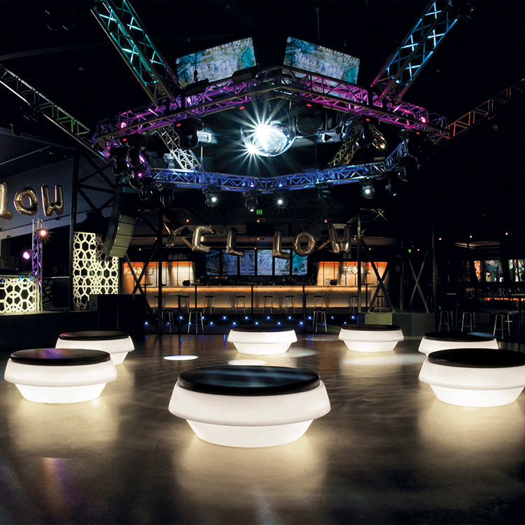 mobilier luminos club
